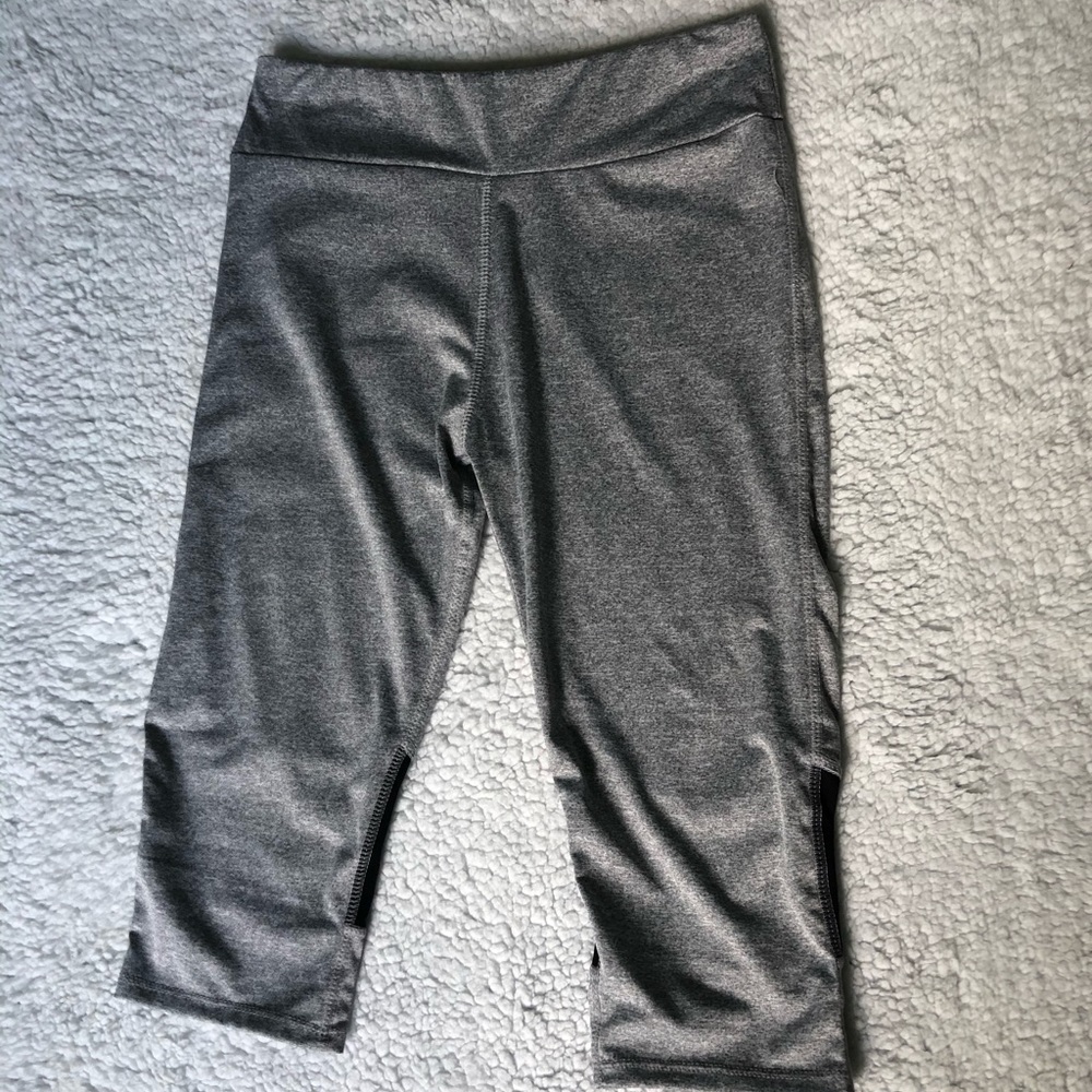 Athletic Capri Leggings